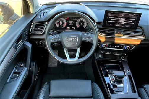 2022 Audi Q5 45 S line Prestige