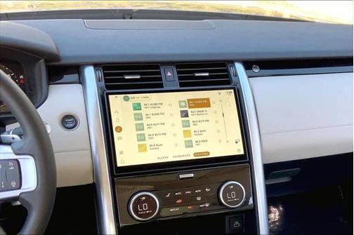 2024 Land Rover Discovery P300 S