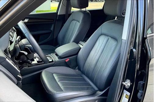 2022 Audi Q5 45 S line Premium Plus