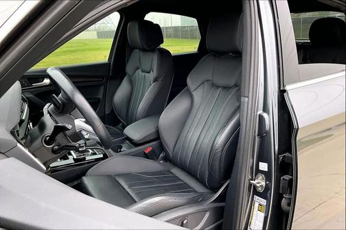 2023 Audi Q5 45 S line Premium
