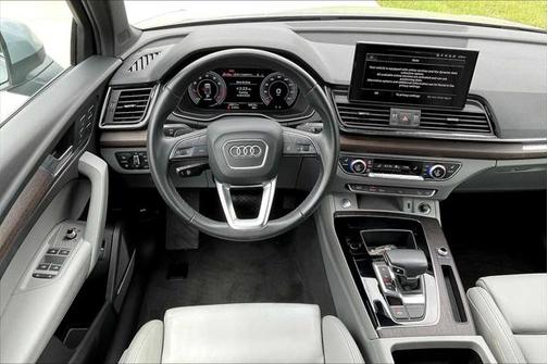 2022 Audi Q5 45 S line Premium Plus