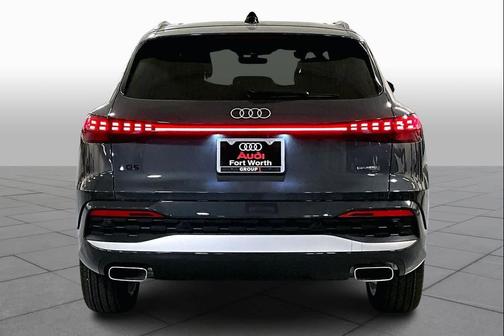 Tambora Gray Metallic 2026 Audi Q5 Premium Plus