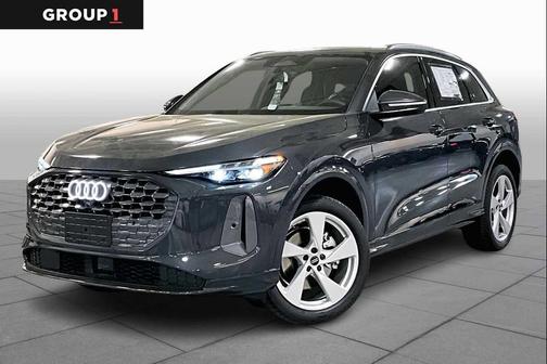 Tambora Gray Metallic 2026 Audi Q5 Premium Plus