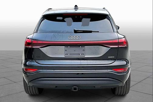 2025 Audi Q6 e-tron Premium quattro