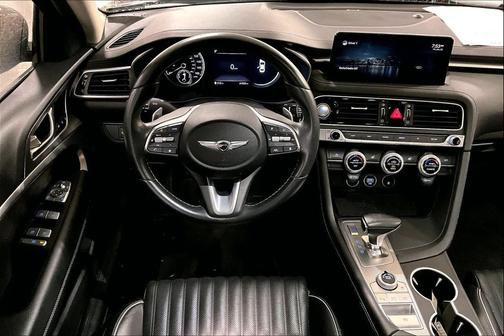 2022 Genesis G70 2.0T RWD