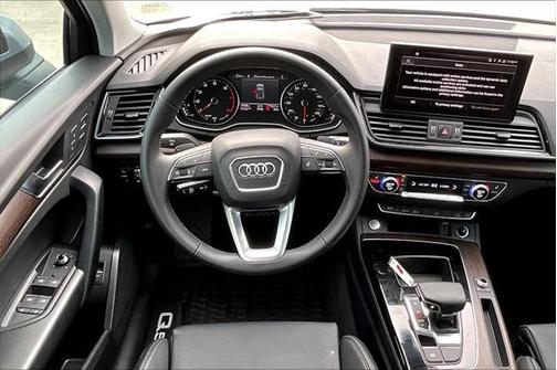 2024 Audi Q5 45 S line Premium