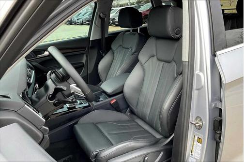 2024 Audi Q5 45 S line Premium