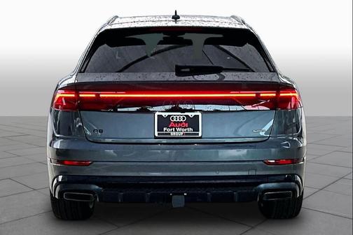 Daytona Gray Pearl Effect 2026 Audi Q8 55 Premium Plus