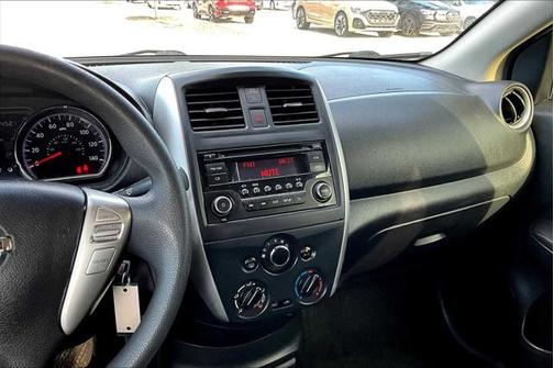 2016 Nissan Versa 1.6 SV