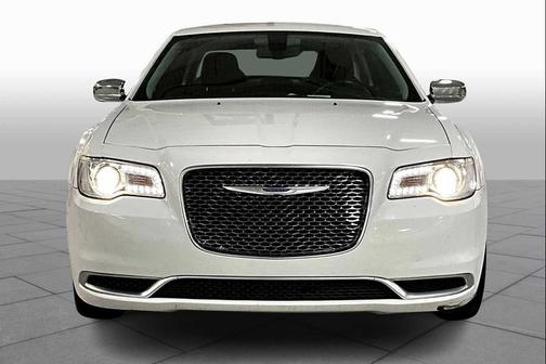 2019 Chrysler 300 Touring