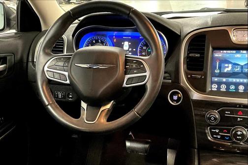2019 Chrysler 300 Touring