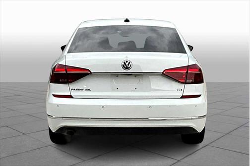 2017 Volkswagen Passat 1.8T SEL Premium