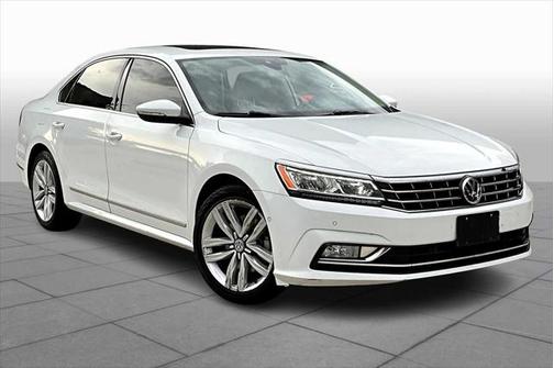 2017 Volkswagen Passat 1.8T SEL Premium