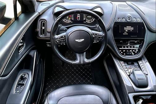 ORANGE 2021 Aston Martin DBX