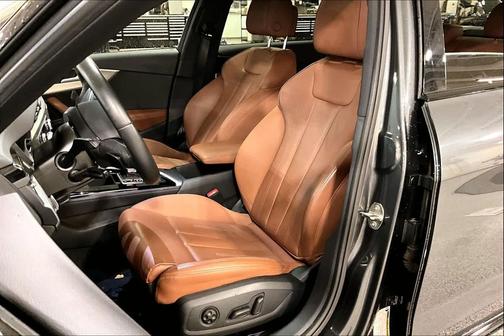 2024 Audi A4 45 S line Premium Plus