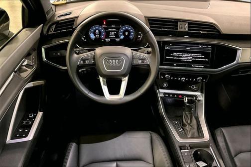 2025 Audi Q3 Premium 45 TFSI S line quattro Tiptronic