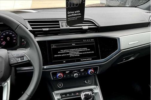 2025 Audi Q3 Premium 45 TFSI S line quattro Tiptronic