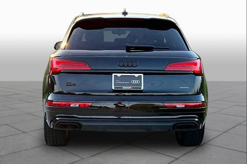 Mythos Black Metallic 2023 Audi Q5 45 S line Prestige
