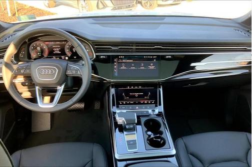 2025 Audi Q7 55 Premium Plus