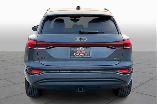2025 Audi Q6 e-tron Premium quattro