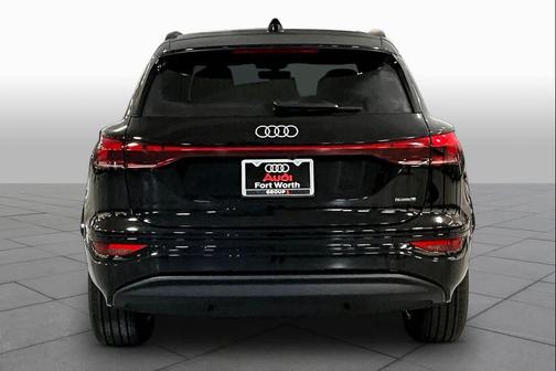 Mythos Black me 2027 Audi Q6 e-tron Premium