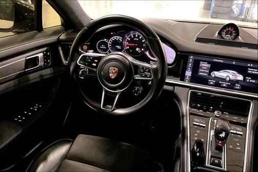 2019 Porsche Panamera GTS