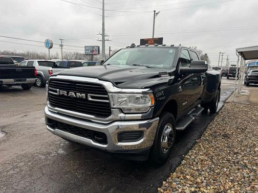 2020 RAM 3500 Tradesman Crew Cab 4x4 8' Box