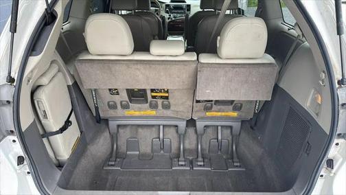 2012 Toyota Sienna XLE