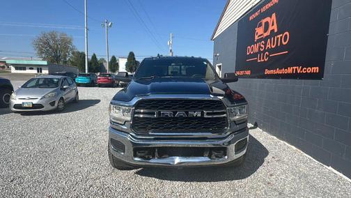 2022 RAM 2500 Tradesman Crew Cab 4x4 6'4' Box