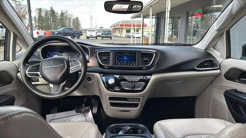 2021 Chrysler Voyager LXI