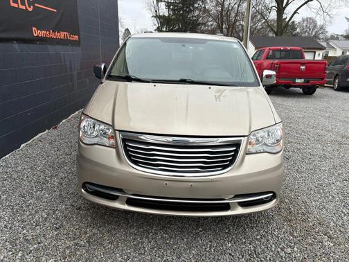 2016 Chrysler Town & Country Touring-L