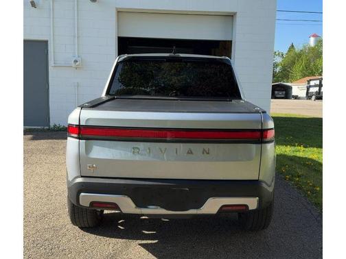 LA Silver 2022 Rivian R1T Launch Edition