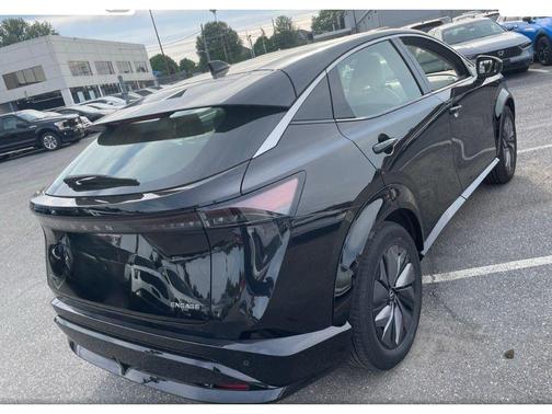 Black Diamond Pearl 2023 Nissan ARIYA ENGAGE