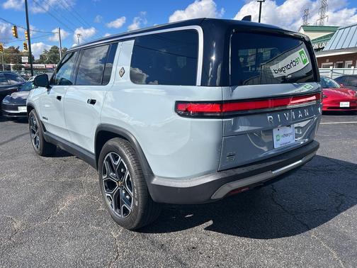 2026 Rivian R1S Dual Max Performance