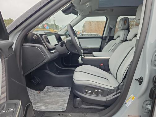 2026 Rivian R1S Dual Max Performance