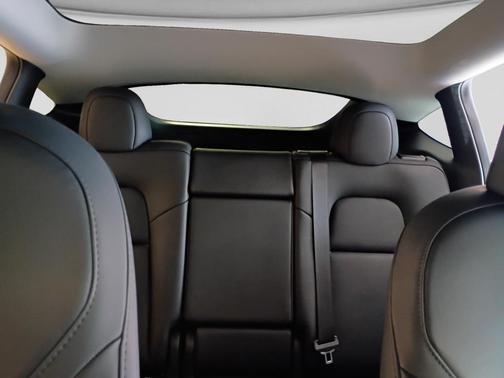 Pearl White Multi-Coat 2023 Tesla Model Y Long Range