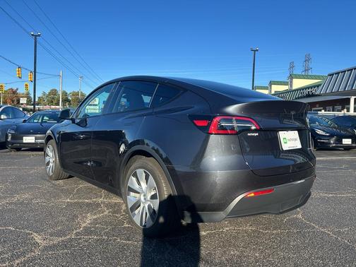 2024 Tesla Model Y Long Range