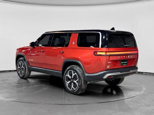 2023 Rivian R1S Adventure
