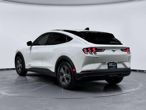 Star White Metallic Tri-Coat 2023 Ford Mustang Mach-E Select