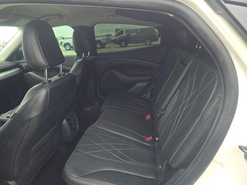 Star White Metallic Tri-Coat 2023 Ford Mustang Mach-E Select