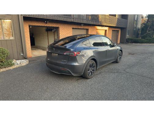 2025 Tesla Model Y Long Range