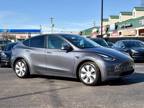 2023 Tesla Model Y Long Range