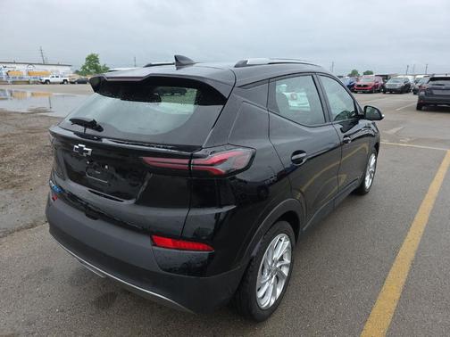 Mosaic Black Metallic 2023 Chevrolet Bolt EUV LT