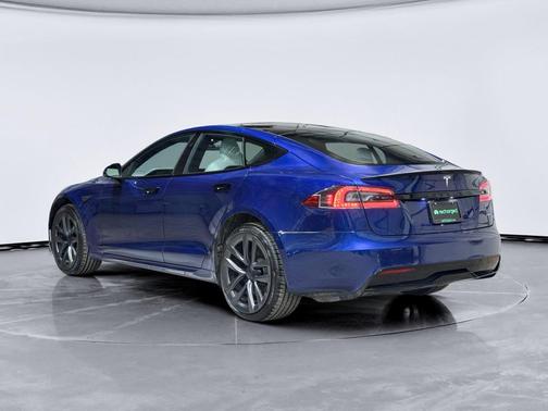 2022 Tesla Model S Plaid