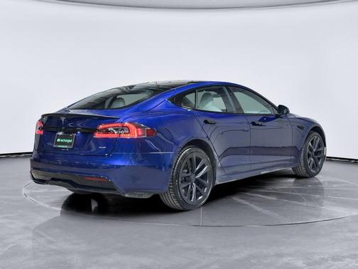 2022 Tesla Model S Plaid