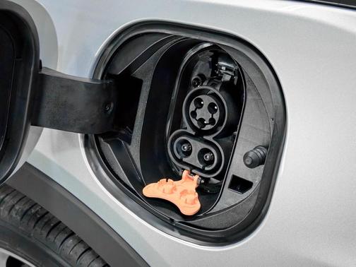 Silver Flare Metallic 2023 Chevrolet Bolt EV 1LT