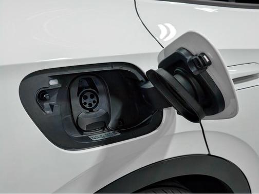 Pure White 2023 Volkswagen ID.4 Pro