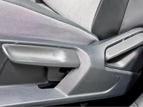 Pure White 2023 Volkswagen ID.4 Pro