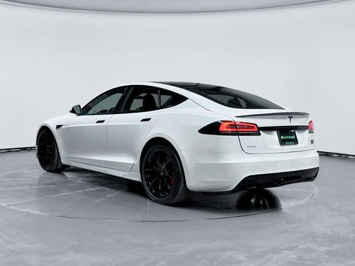 2022 Tesla Model S Plaid