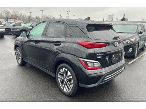 Abyss Black Pearl 2023 Hyundai KONA EV SEL